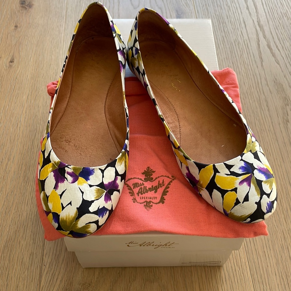 Miss Albright Floral Flats - Black, White, Purple, Yellow